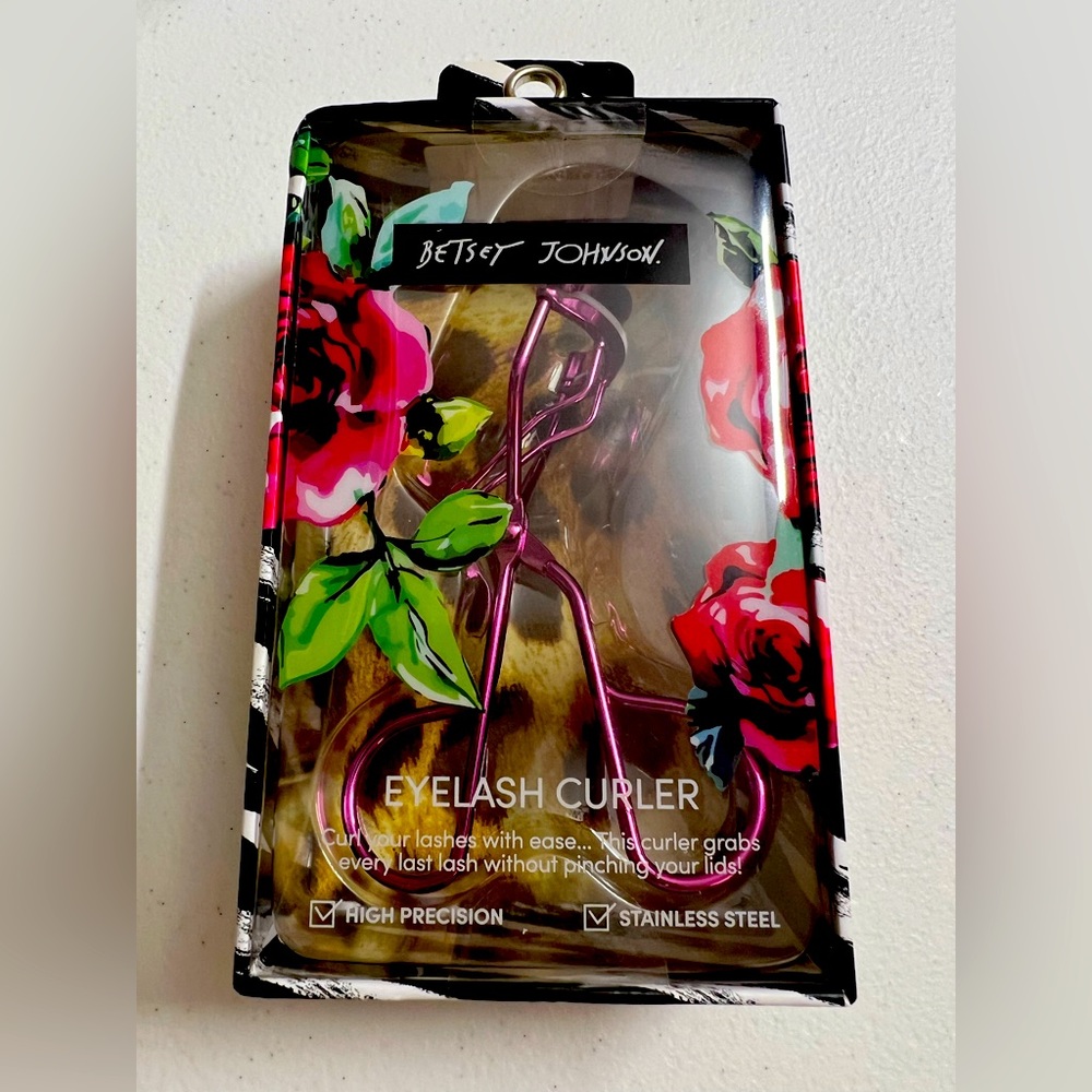 Betsey Johnson Eyelash Curler